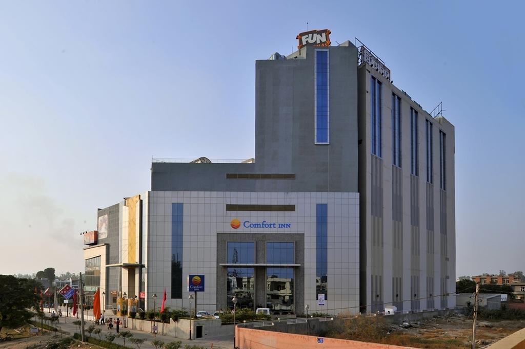 Comfort Inn Tulip Heights Батинда Екстериор снимка