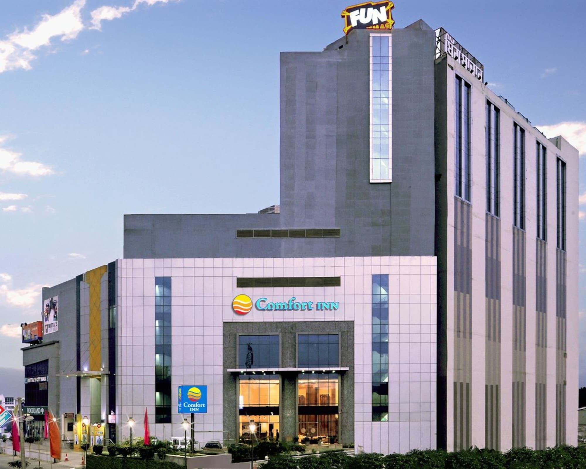 Comfort Inn Tulip Heights Батинда Екстериор снимка