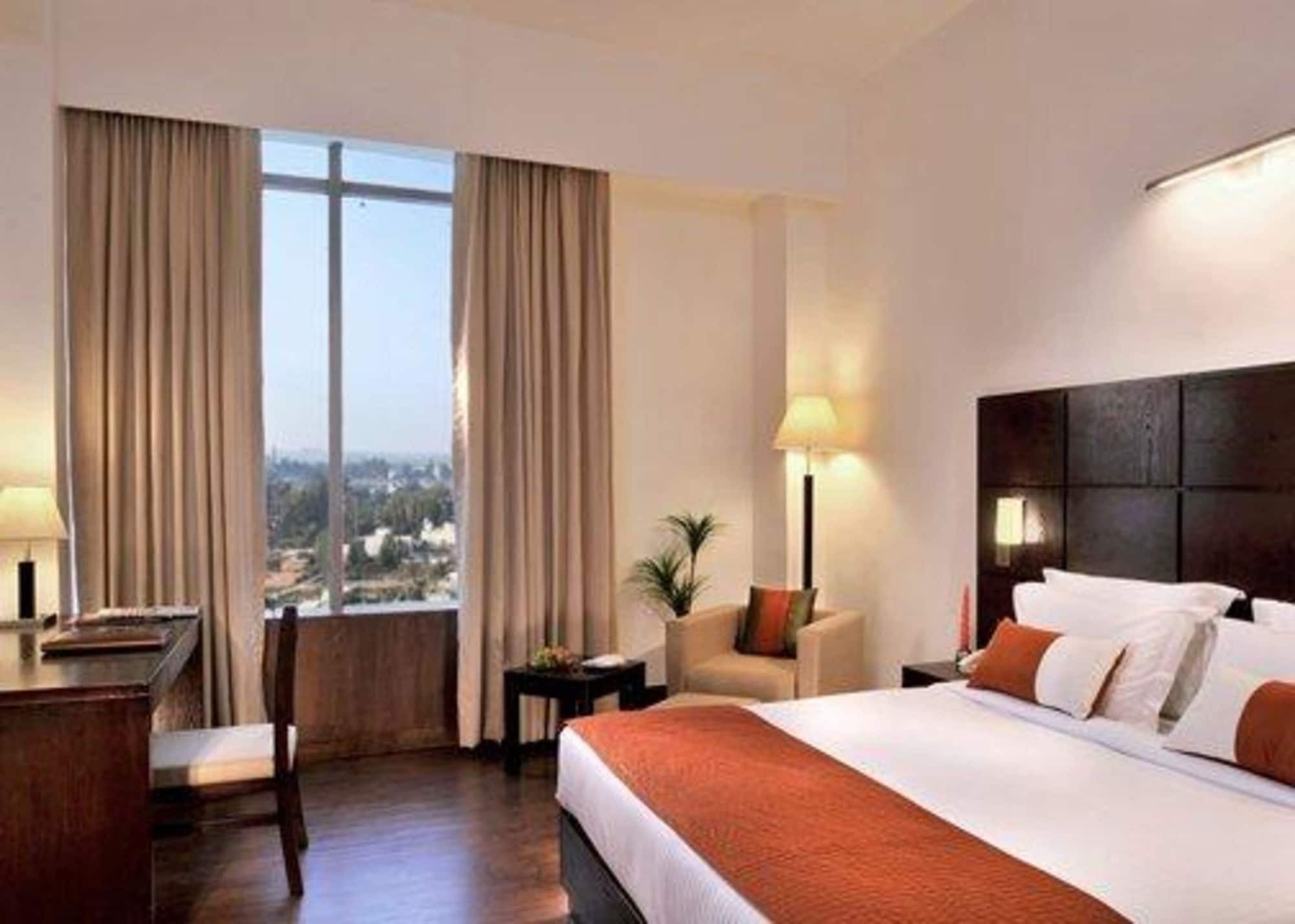 Comfort Inn Tulip Heights Батинда Стая снимка
